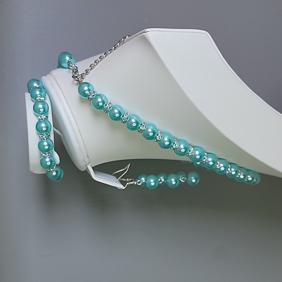 Beaded Jewelry Set Soft Teal Pearl Necklace Earrings Bracelet - Picture 5 of 10